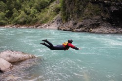 Marianne beim Sprung ins kühle Nass
